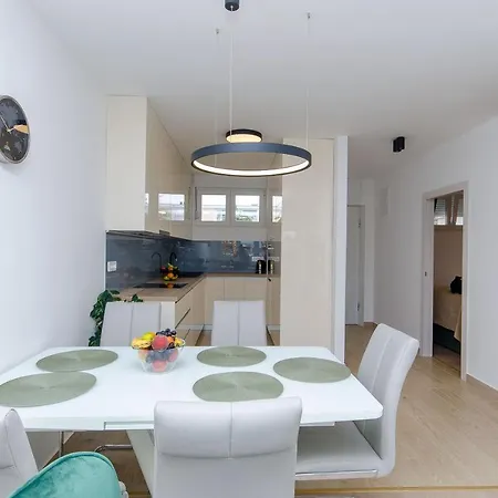 Modern Living Airy Apartman Split