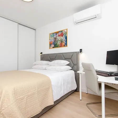 Modern Living Airy Apartman Split