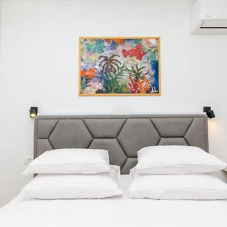 Modern Living Airy Apartman